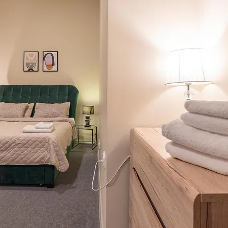 Green Residence Apartment *